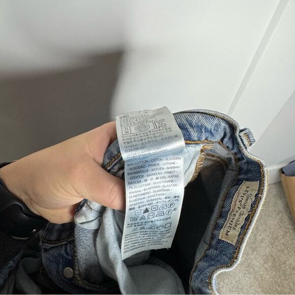 Levi’s Ribcage Straight Distressed Raw Hem High Rise Button Fly Jeans Size 27 - Picture 9 of 9